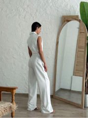 KEMERLİ DÜĞMELİ BEYAZ TULUM