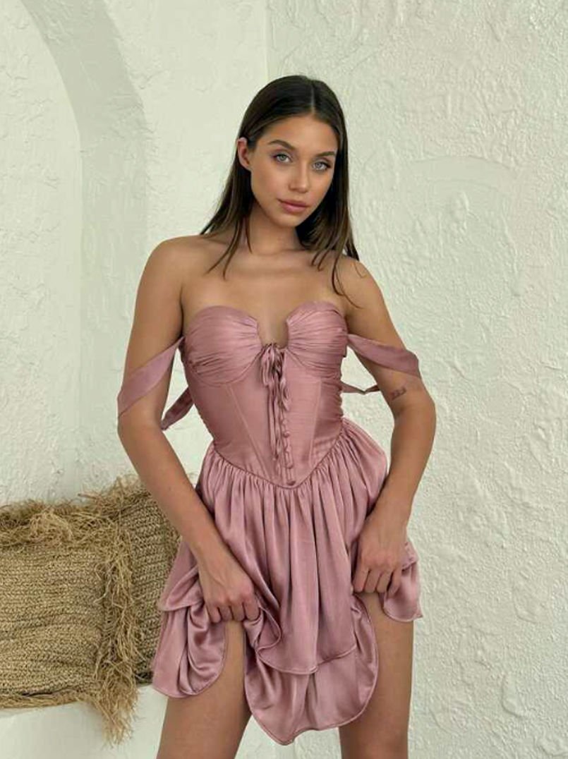 ASKILI BALENLİ PUDRA ELBİSE