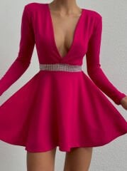 Taş detay kemerli kiloş elbise