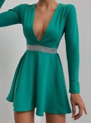 Taş detay kemerli kiloş elbise