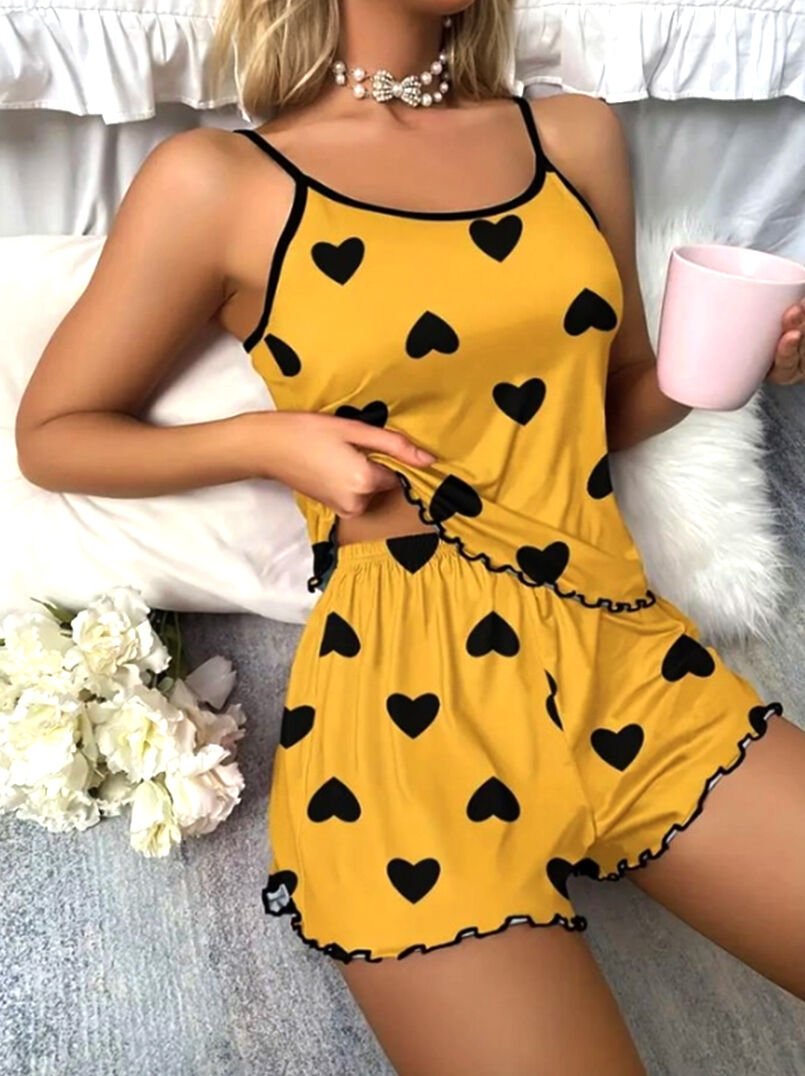 Askılı Kalp Desenli Sarı Renk Şortlu Pijama Takımı