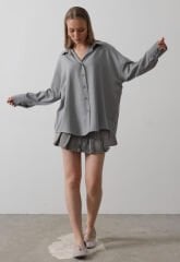 Manşet Detaylı Geniş Gömlek Gri