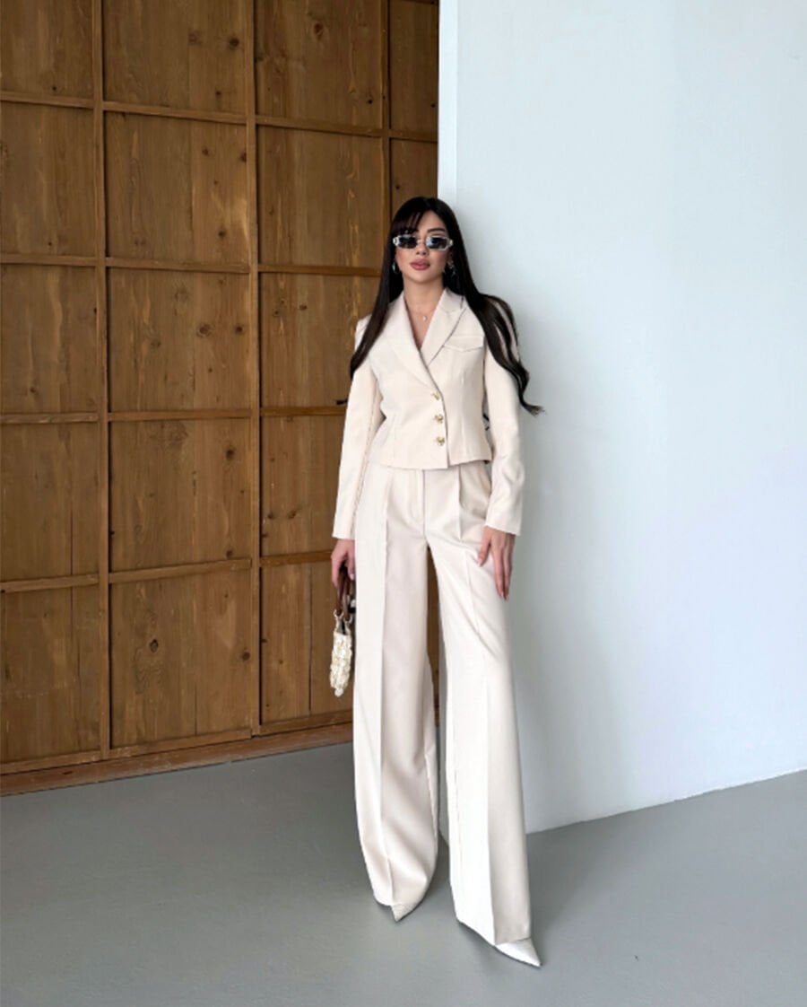 Kısa Ceketli Bol Paça Takım Beyaz