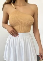 Ahşap Boncuk Detaylı Askılı Triko Sarı Bluz